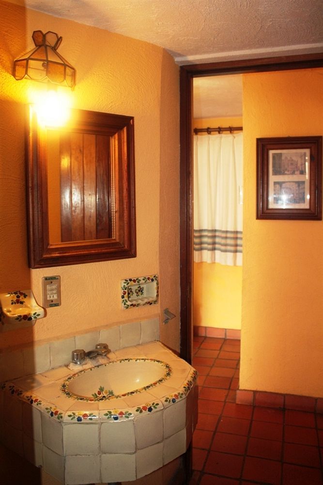 Hotel Casa Shaguiba Crucecita  Exterior foto